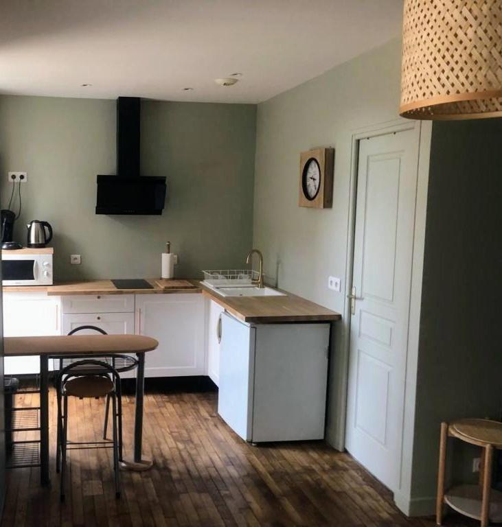 Logement A Brive Avec Terrasse Et Climatisation - Pres De La Gare Et Du Centre-Ville - Wifi Et Stationnement Gratuit Ngoại thất bức ảnh