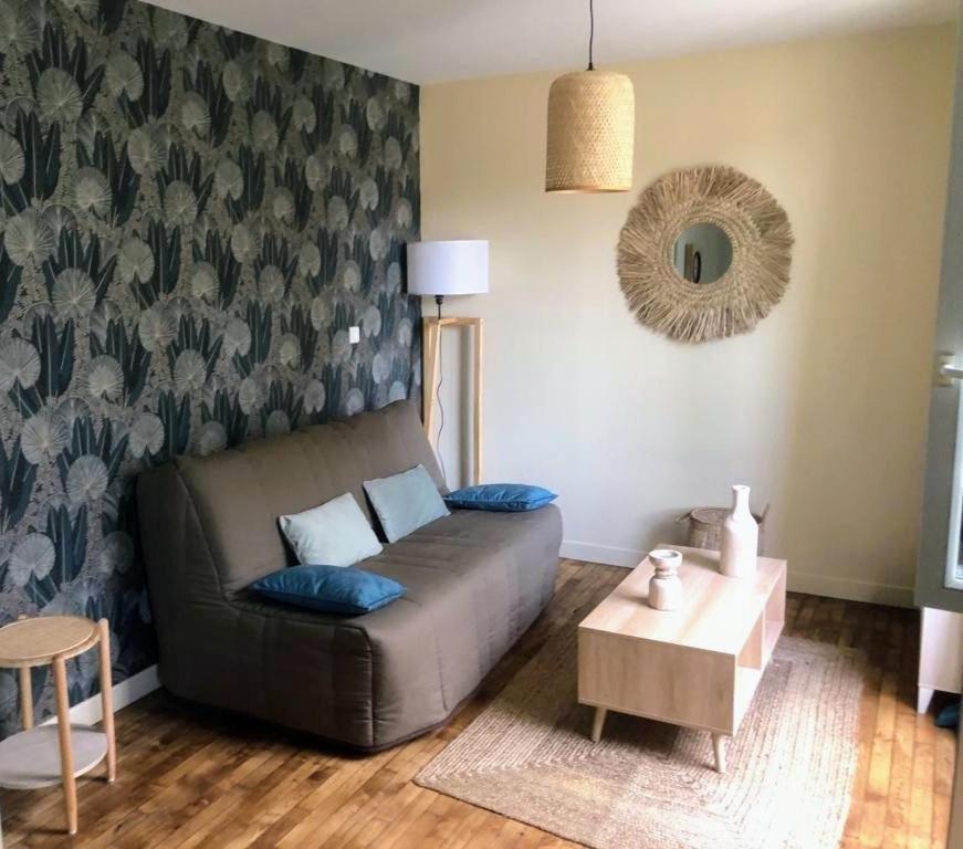 Logement A Brive Avec Terrasse Et Climatisation - Pres De La Gare Et Du Centre-Ville - Wifi Et Stationnement Gratuit Ngoại thất bức ảnh